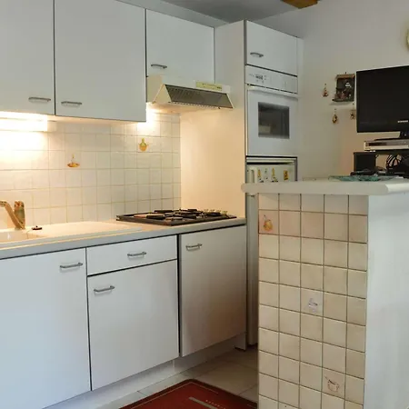 4 Pieces Avec Veranda, Proche Plage, Parking Prive Et Bbq - Saint Pierre La - Fr-1-229d-107